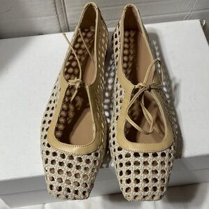 Andrea Gomez Amelia ballerina flats in natural raphia and bow. Made in Spain